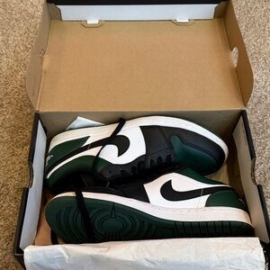 Air Jordan 1 Low “Green Toe”